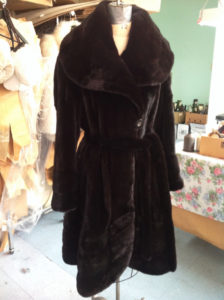 YukonFur_furs_coat_store_shop_Toronto_Canada_luxury2_dark_mink_coat